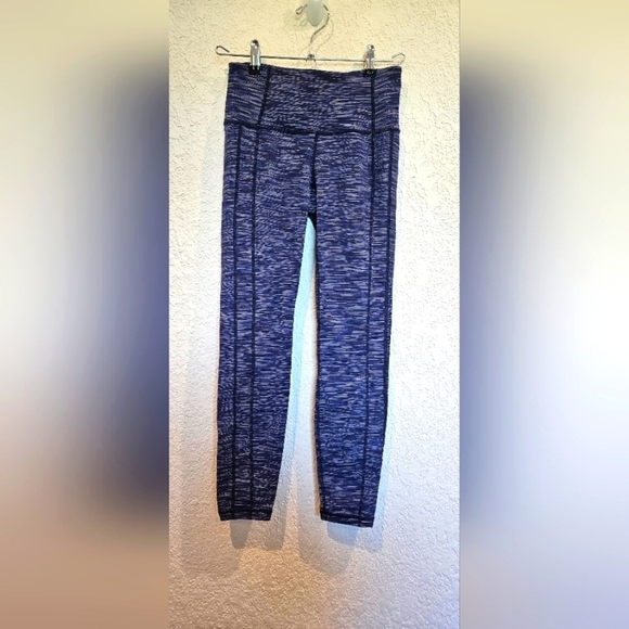 Athleta XS Blue cropped leggings - Picture 1 of 2